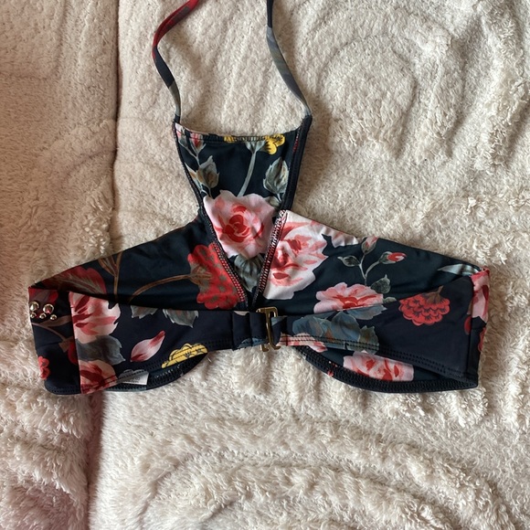 Beach riot size small bathing suit top - Picture 3 of 5